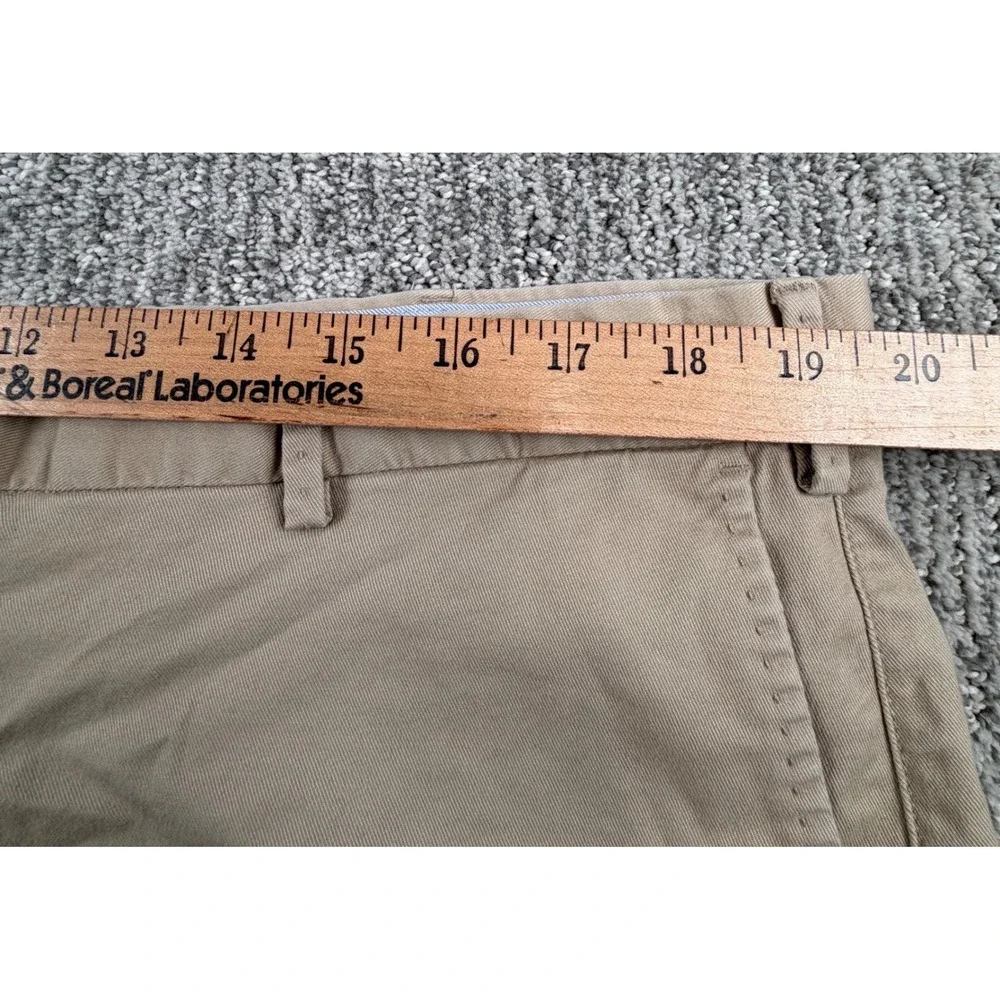 Peter Millar Chino Shorts Mens 40 Khaki Tan Flat Front Emblem Stretch MCOB13